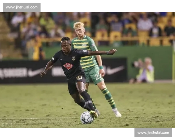 高清足球赛事直播APP下载指南畅享全球赛场精彩即时比分数据分析权威解说 - 副本 (253) - 副本 - 副本 - 副本 - 副本